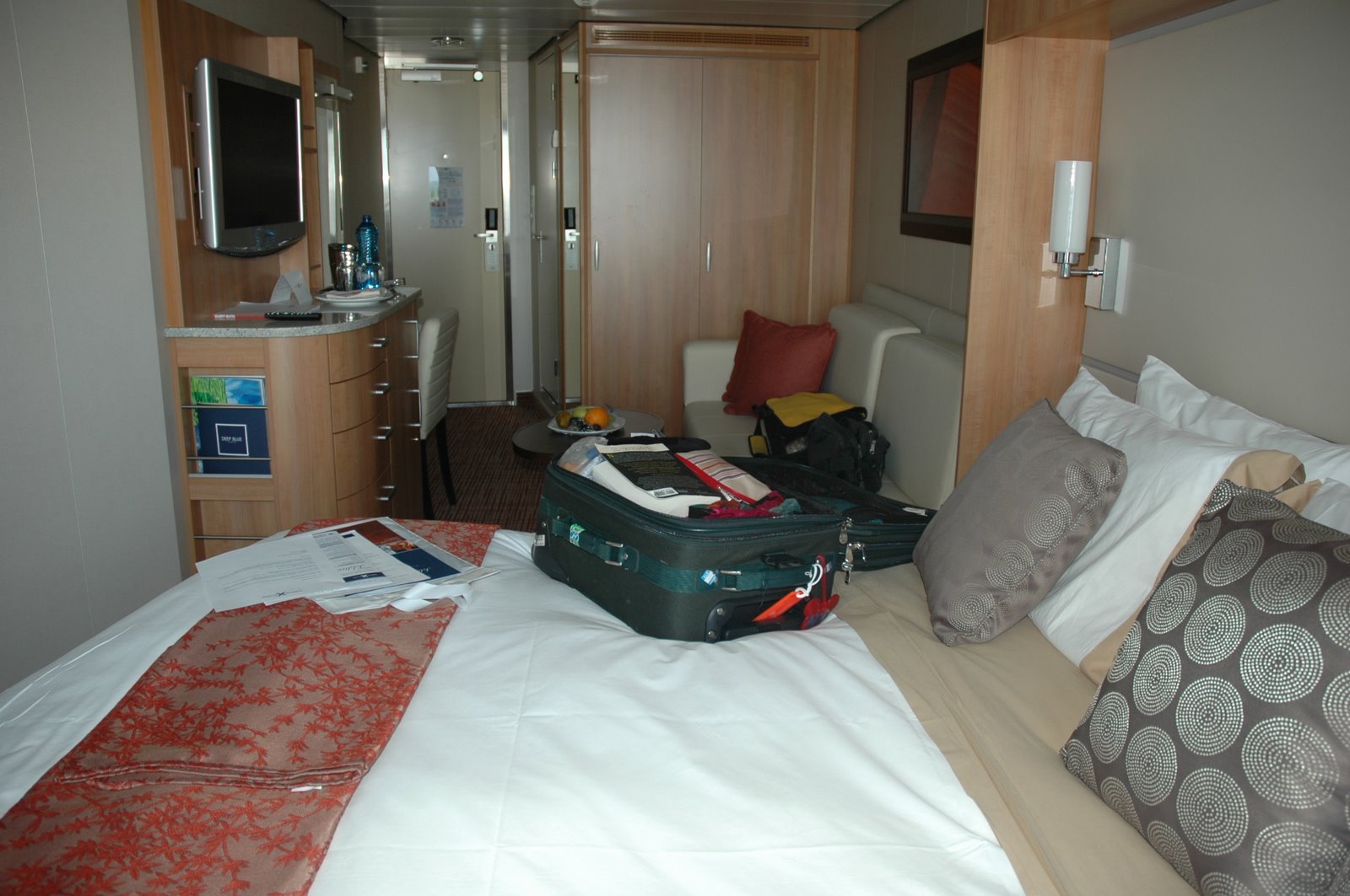 [stateroom.JPG]