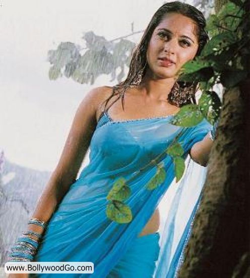 anushka%20shetty%20hot%20snaps%20%286%29