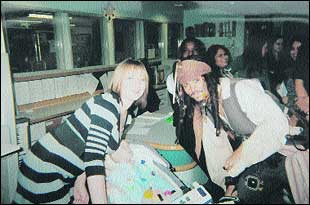 Johnny foi alegrar crianças no hospital