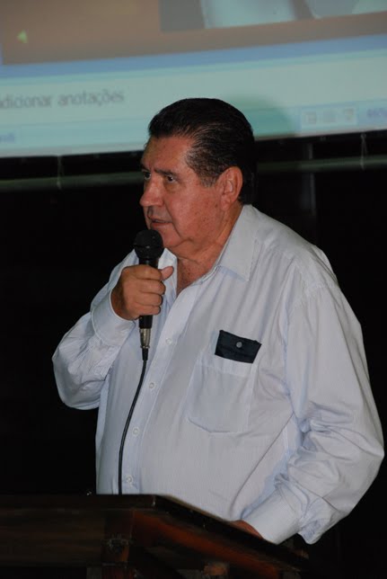 COM BELAS PALAVRAS, NOSSO QUERIDO PREFEITO AGRADOU A COMUIDADE FAF.