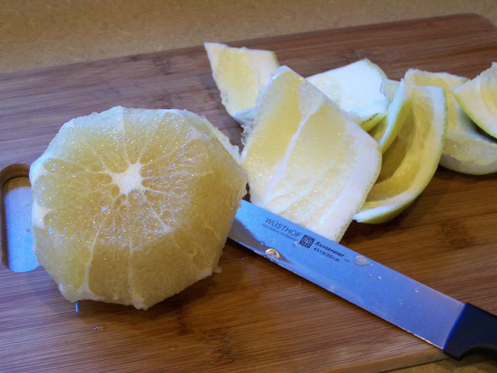 How to Cut a Pummelo
