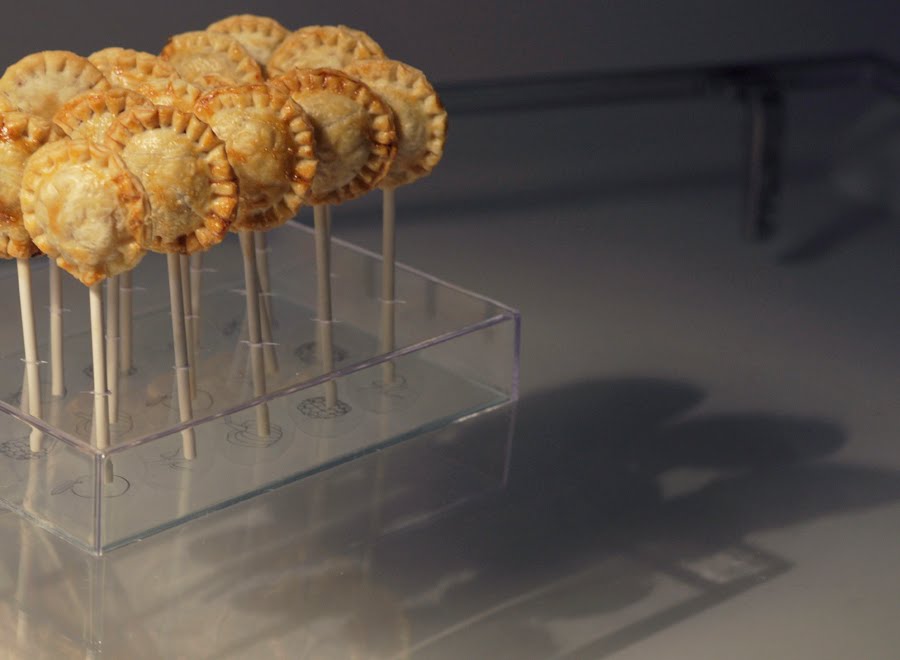 Willie and Henrietta As American as Apple Pie Pops