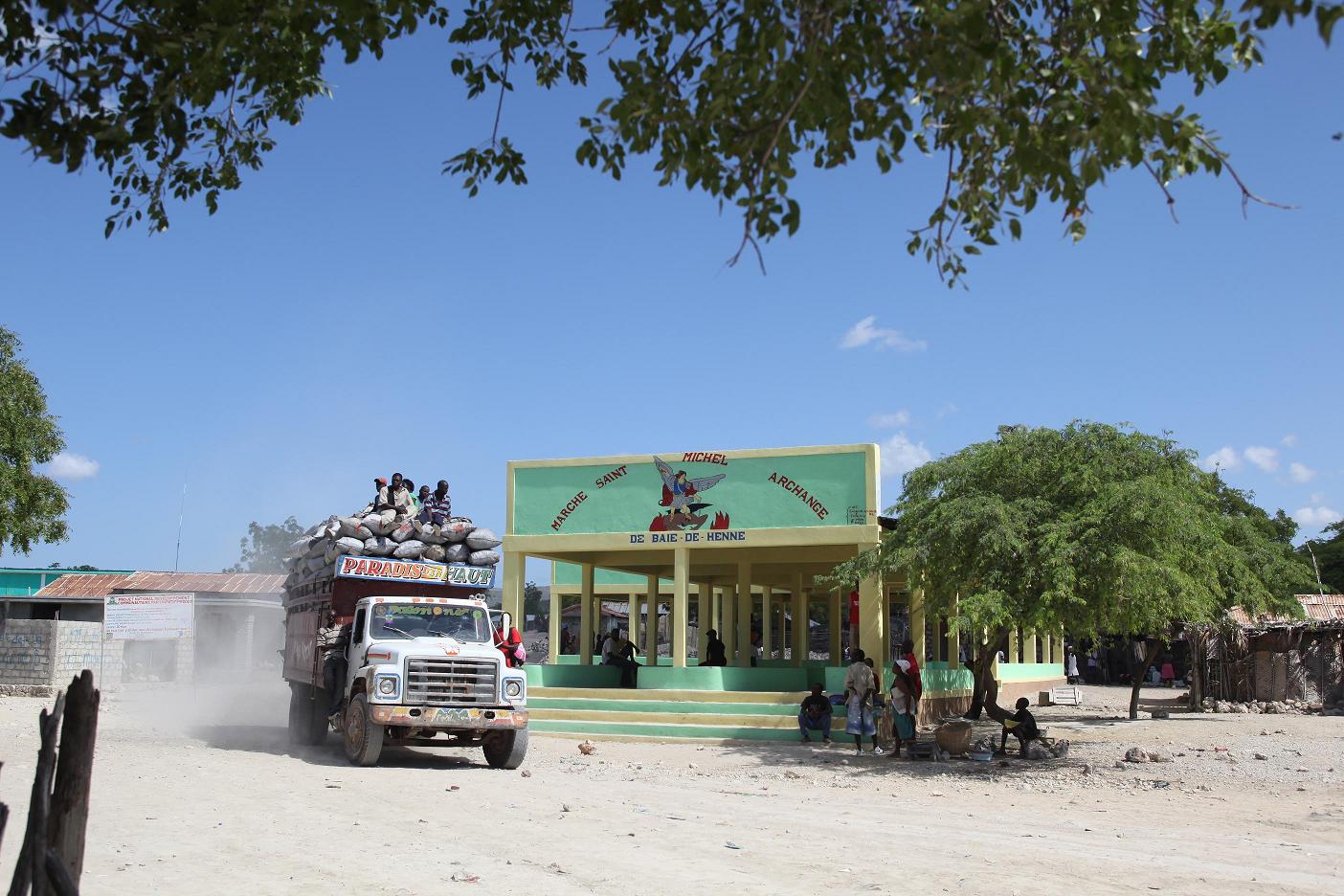 Vaille Que Vaille De la baie de Henne à l'île de la Tortue