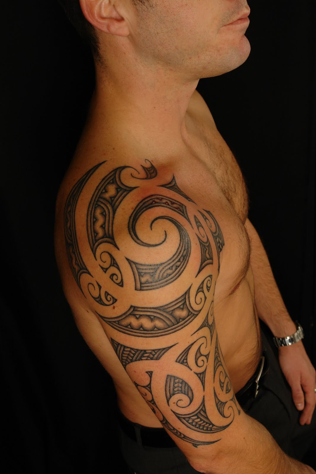 MAORI POLYNESIAN TATTOO Maori Shoulder Tattoo