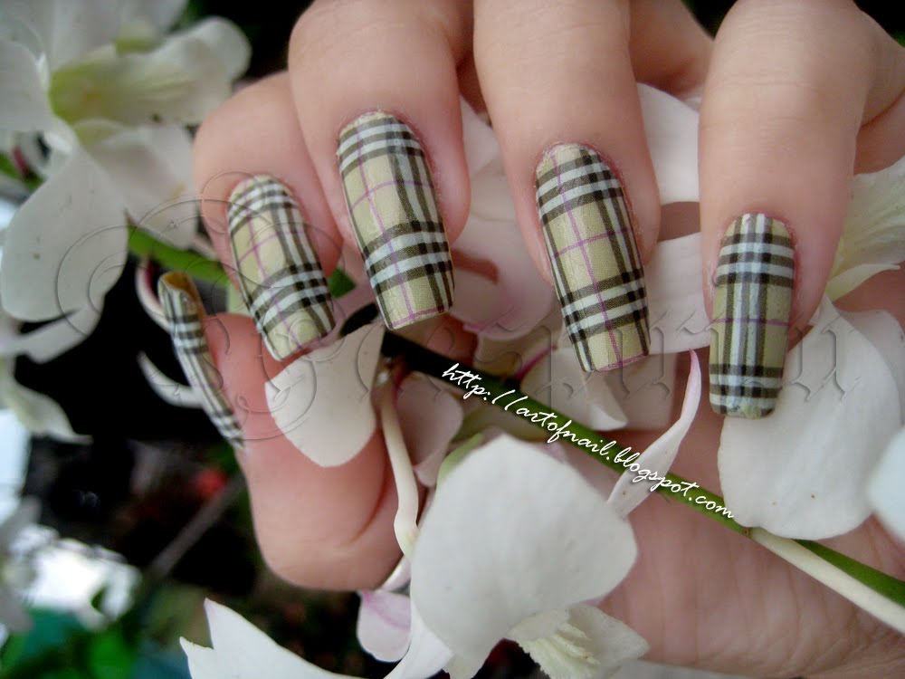 ART OF NAIL: Louis Vuitton and Burberry Nails 2011
