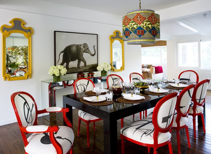 the blue house: julie bowen's LA home