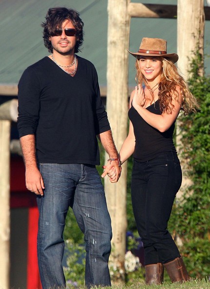 Shakira breaks up with boyfriend of 11 years... | Welcome to Linda