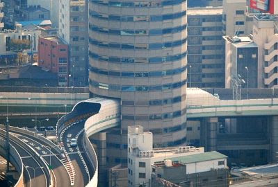 roadinbldg.jpg