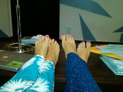 miley cyrus feet. Miley Cyrus and Emily Osment