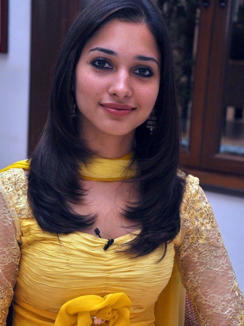Sexy Bollywood and South Indian Actress Pictures.: Tamanna Cute Looking ...