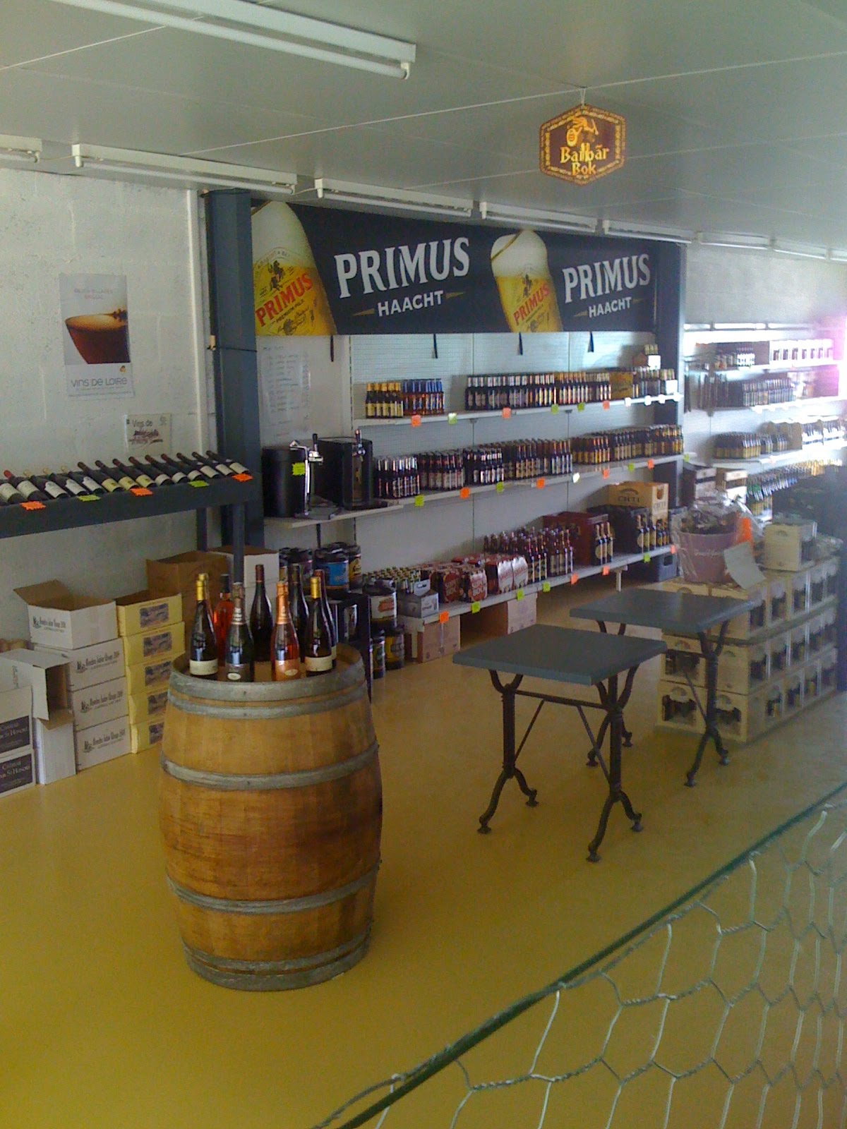 LE HANGAR À MOUSSES La cave est ouverte!