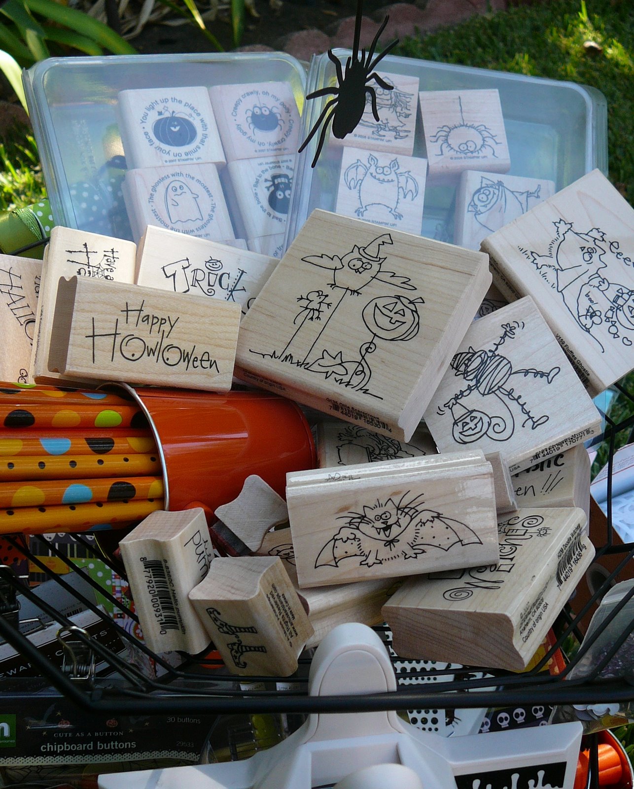 [halloween_inspiration_station_copy2.JPG]