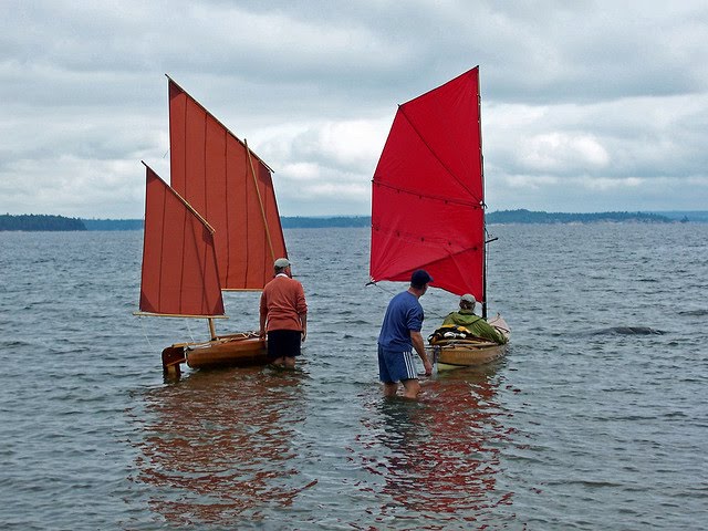 Designing and Building a Sailing Canoe: Travels with Yakaboo