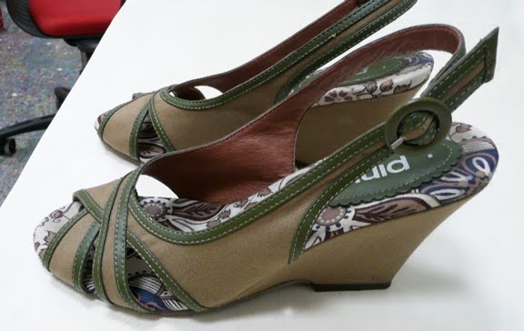 laws of general economy: Pink Studio wedges, size 7