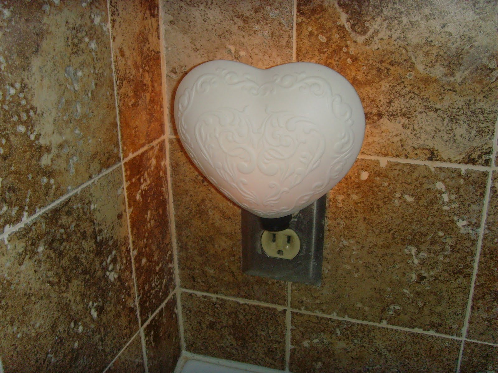 [Heart+nightlite+lit+up.JPG]