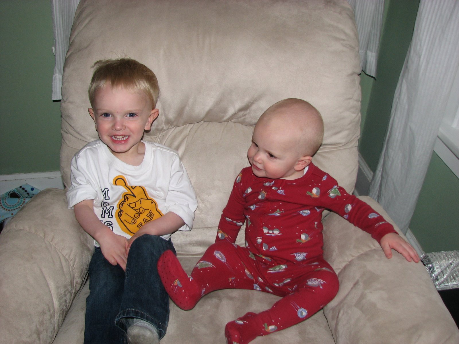 [Juicy+Juice+Party+Lucian+and+Warren+053.jpg]