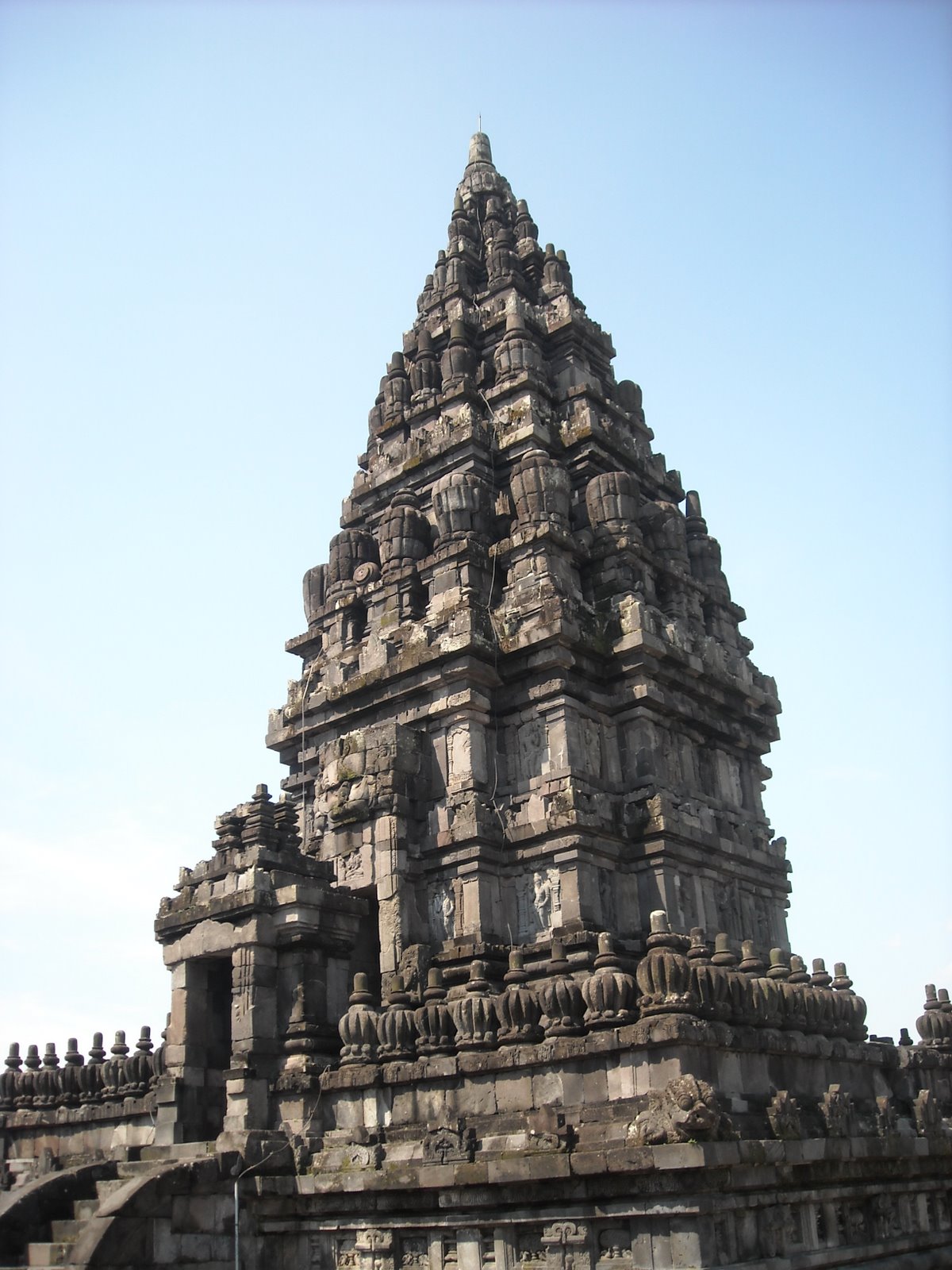 [Prambanan+Hindu+temple+near+Yogya+005.jpg]