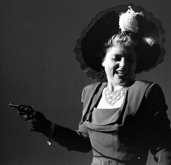 [Judy+Holiday+(7).jpg]