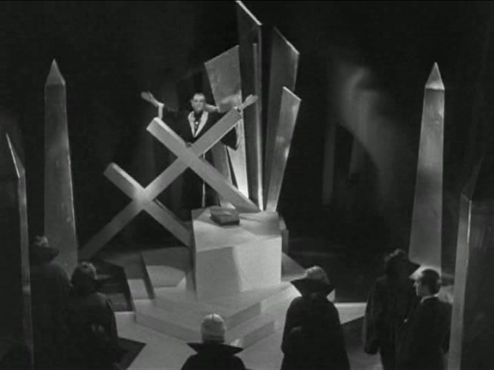 [Black+cat+-+ulmer+-+architecture+(3).JPG]