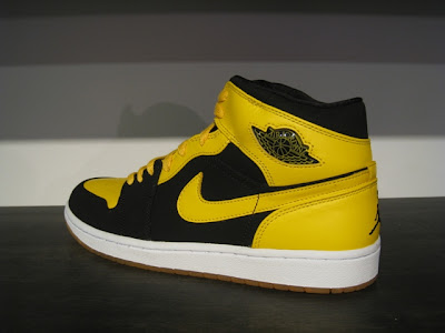 North Trooper: Air Jordan 1 Old Love & New Love - Black/Yellow