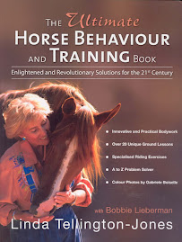 The Ultimate Horse Behaviour And Training Book by Linda Tellington Jones