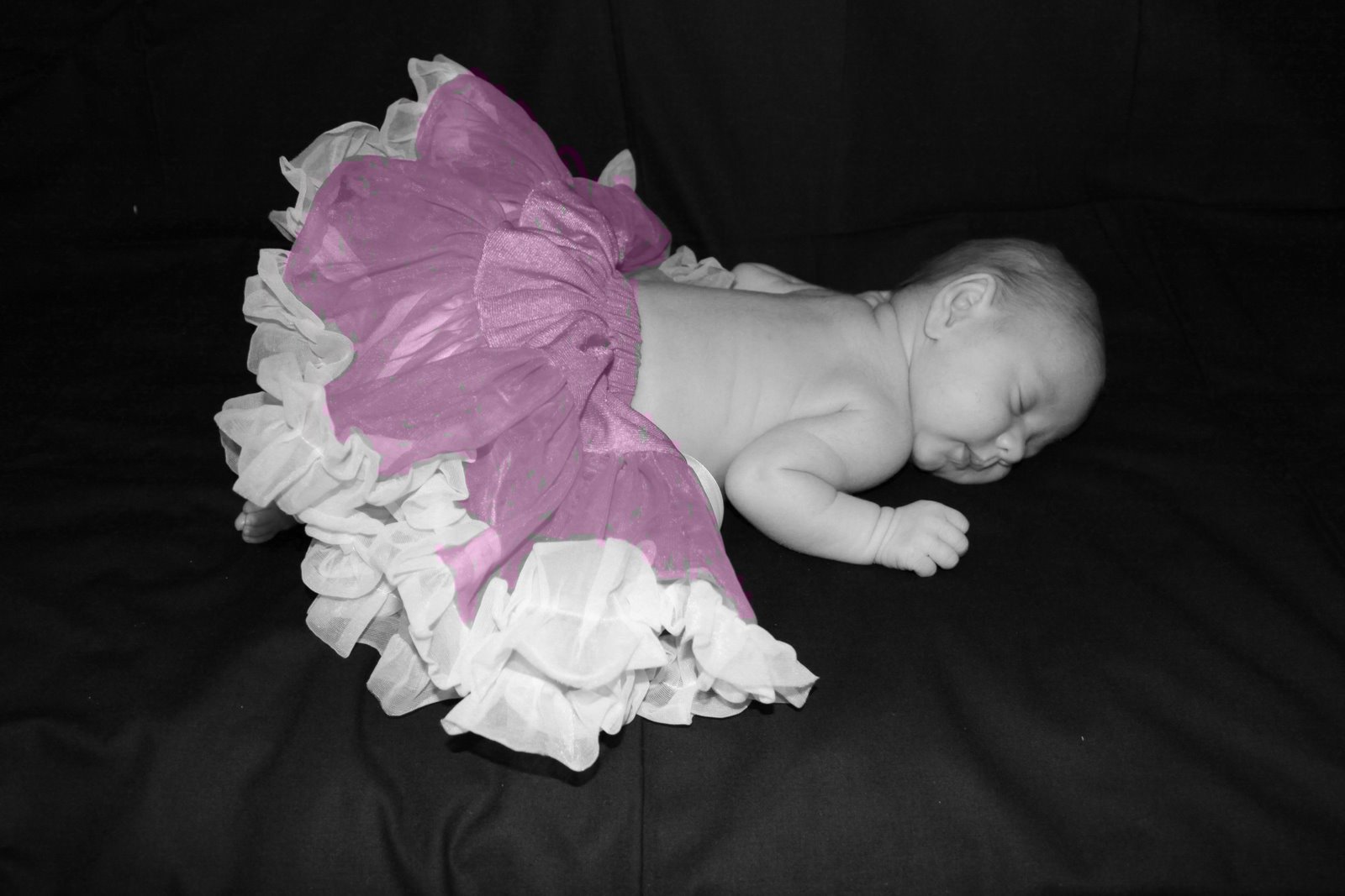 [black+and+white+with+pink.jpg]