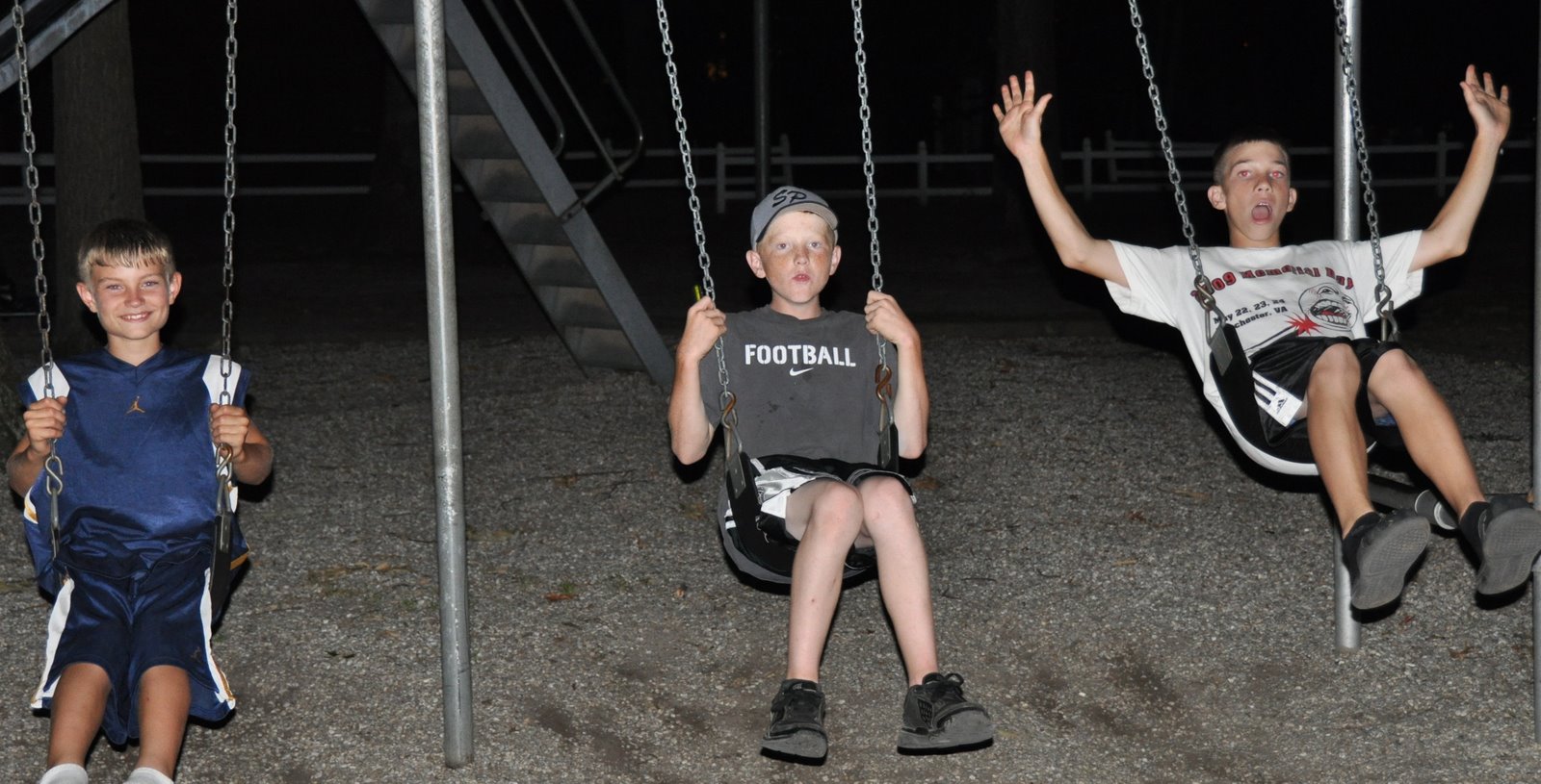 [boys+swinging.jpg]