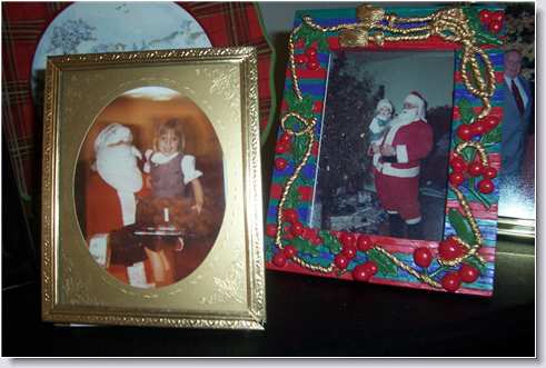 [Amy+and+Mindy's+Santa+picutres.jpg]