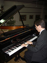 Emiliano Turchetta durante un concierto ofrecido en marzo de 2010