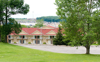 The Highwayman Inn hotel, Orillia