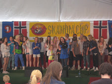 Skandia Cup 2010, Meg med publikummere som kom opp på scenen på siste sangen min. :):)