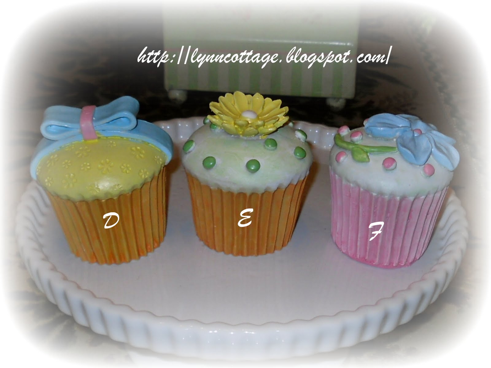 lynn's cottage CUPCAKES FOR SALE.......