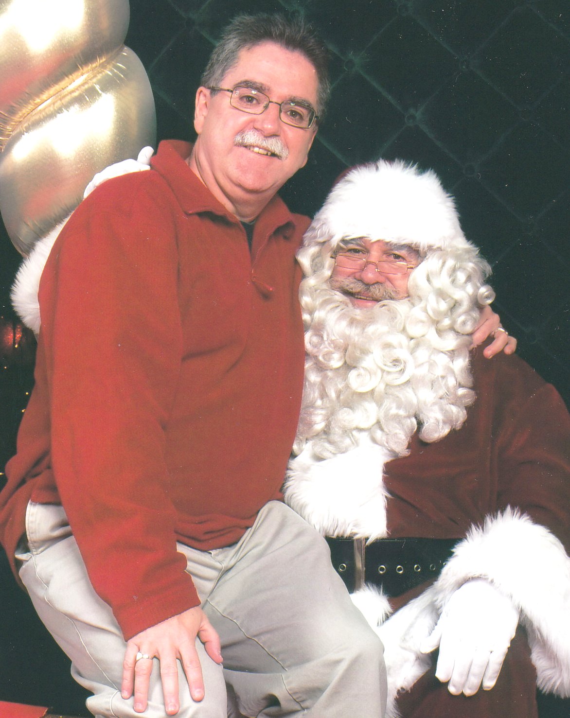[Bob+&+Santa+2009.jpg]