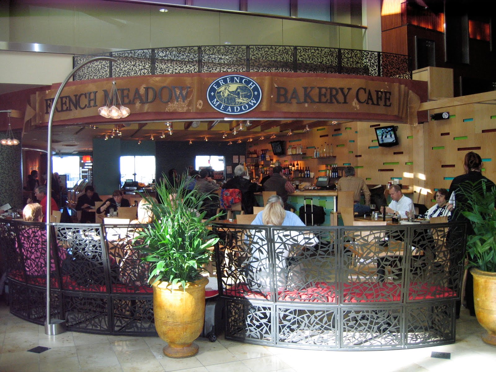 Travel Raw Fresh, Organic, Vegan, Airport Food