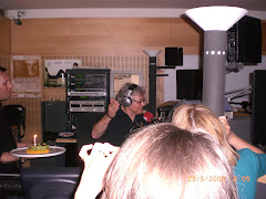 Entrée en force dans le studio de Georges Lang