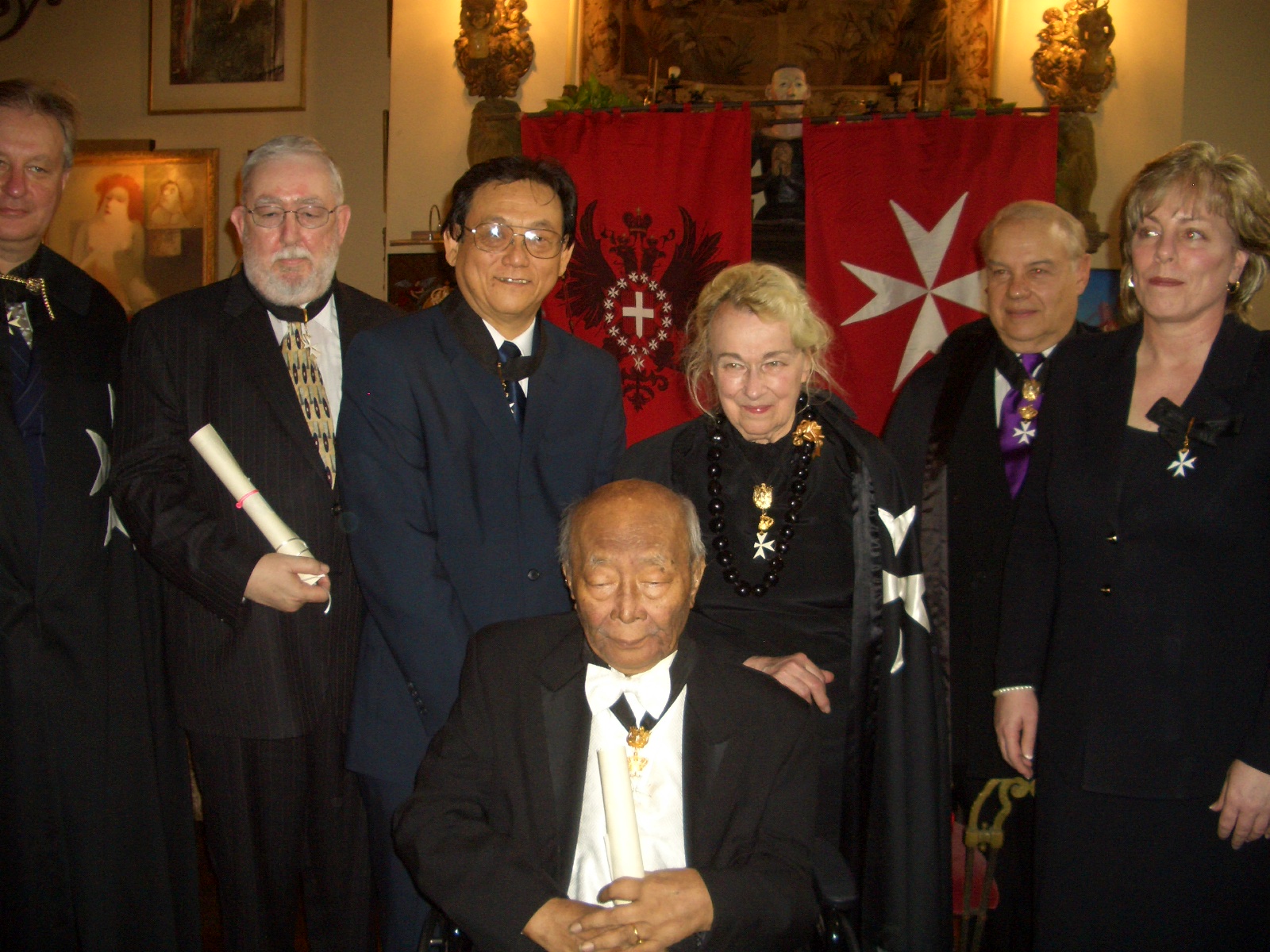 [knighting+ceremony3.JPG]