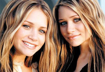 Mary-Kate and Ashley Olsen with BOOBS