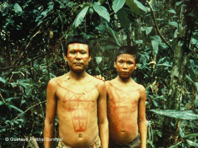 Hombres nukak-makú de Colombia. Foto propiedad de Survival Int.