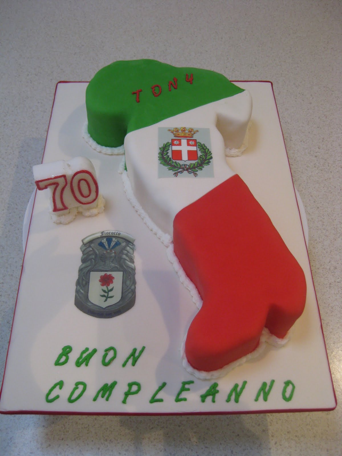 Cordelia's Cake Central Italian Themed Cake