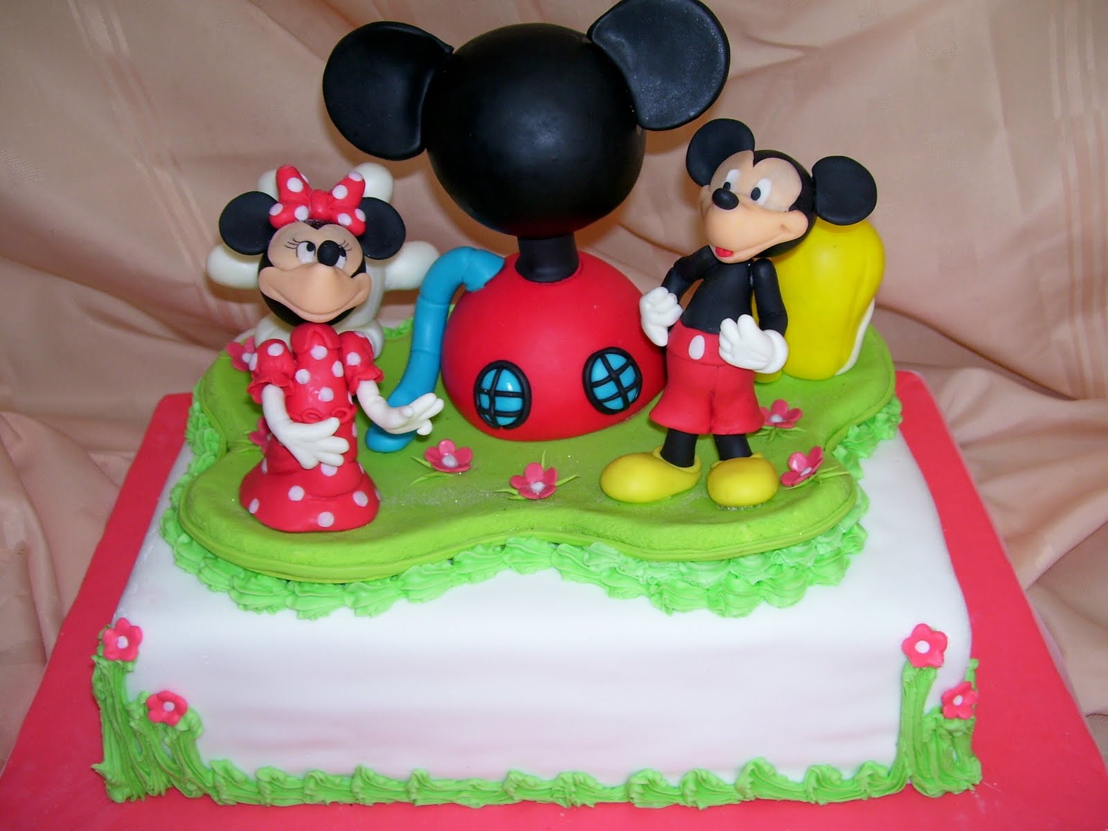 Tarta La Casa de Mickey Mouse - TartaFantasía