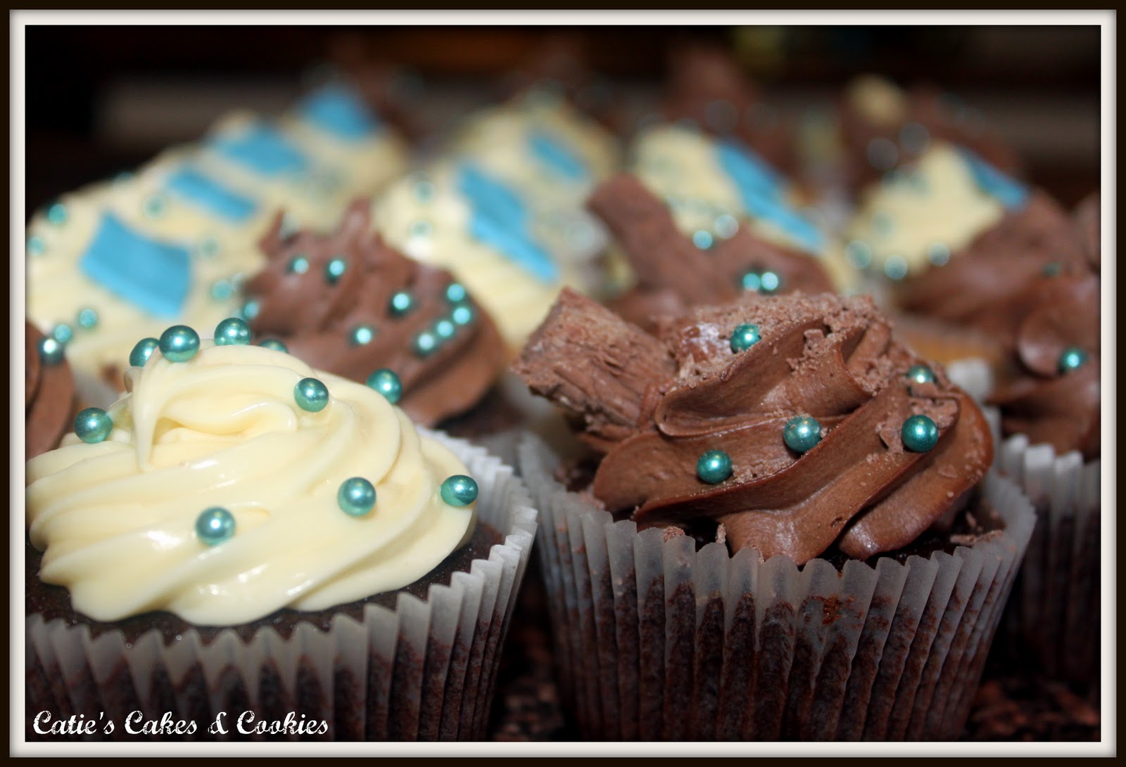 Catie's Cakes & Cookies: Happy Birthday Cupcakes