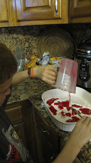 Pouring+into+mold
