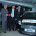 Fiat Auto entregó los autos a los hospitales de pediatría representados en la “Carrera famosos por los niños – Fiat Linea Competizione”