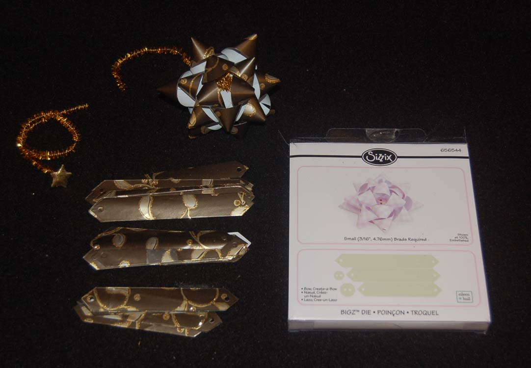 Lynn's Craft Blog Making Bows with Leftover Wrapping Paper