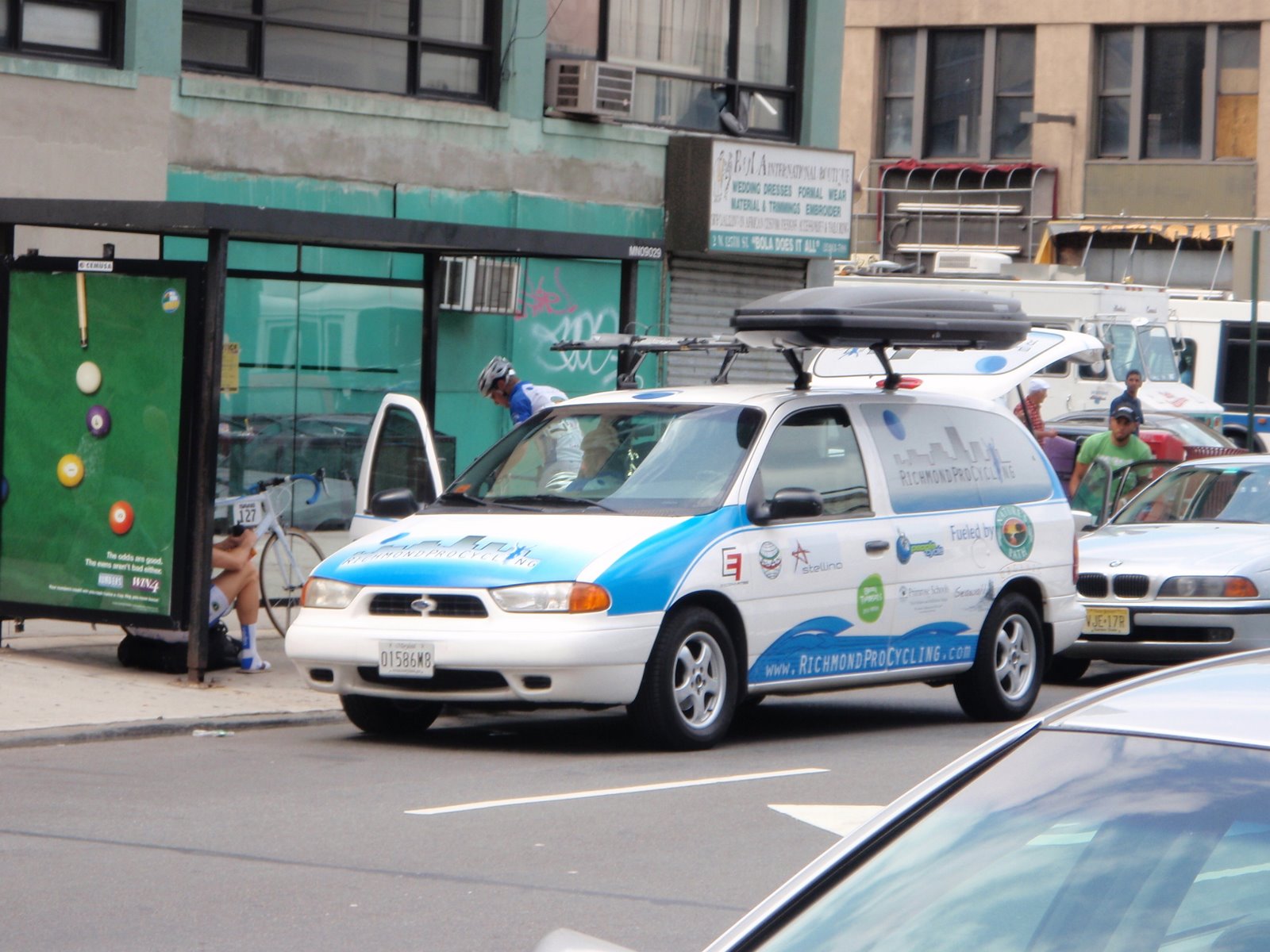 [harlem+bus+shelter.jpg]