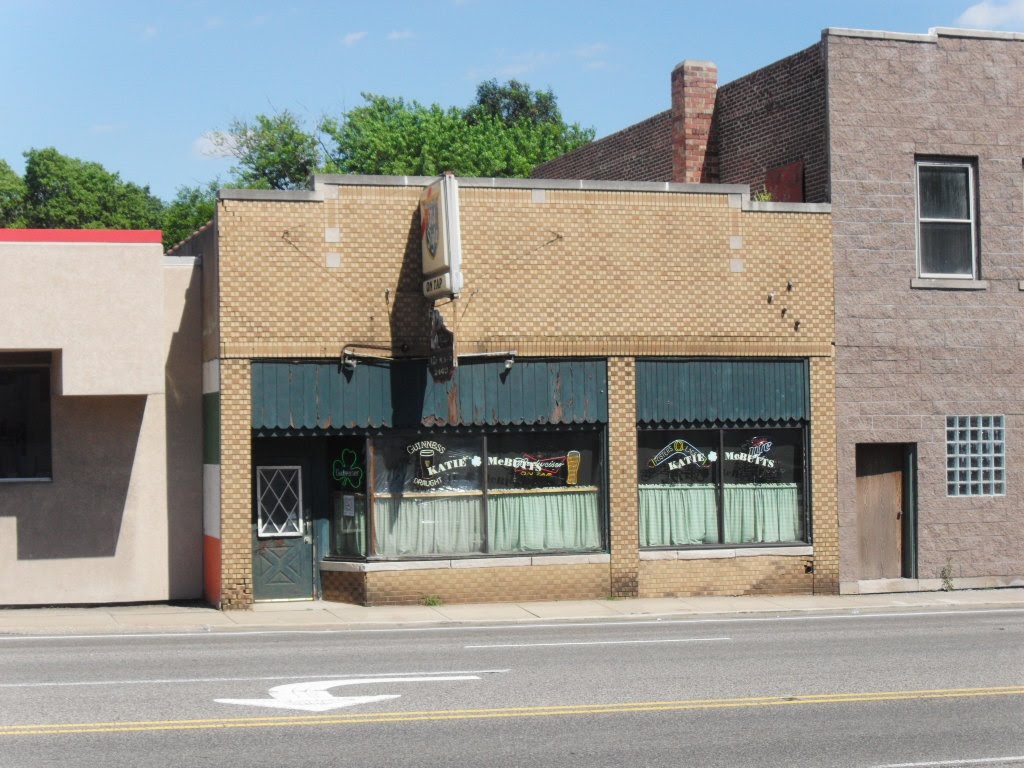 Peoria Bar Review Peoria Institution Katie McButts