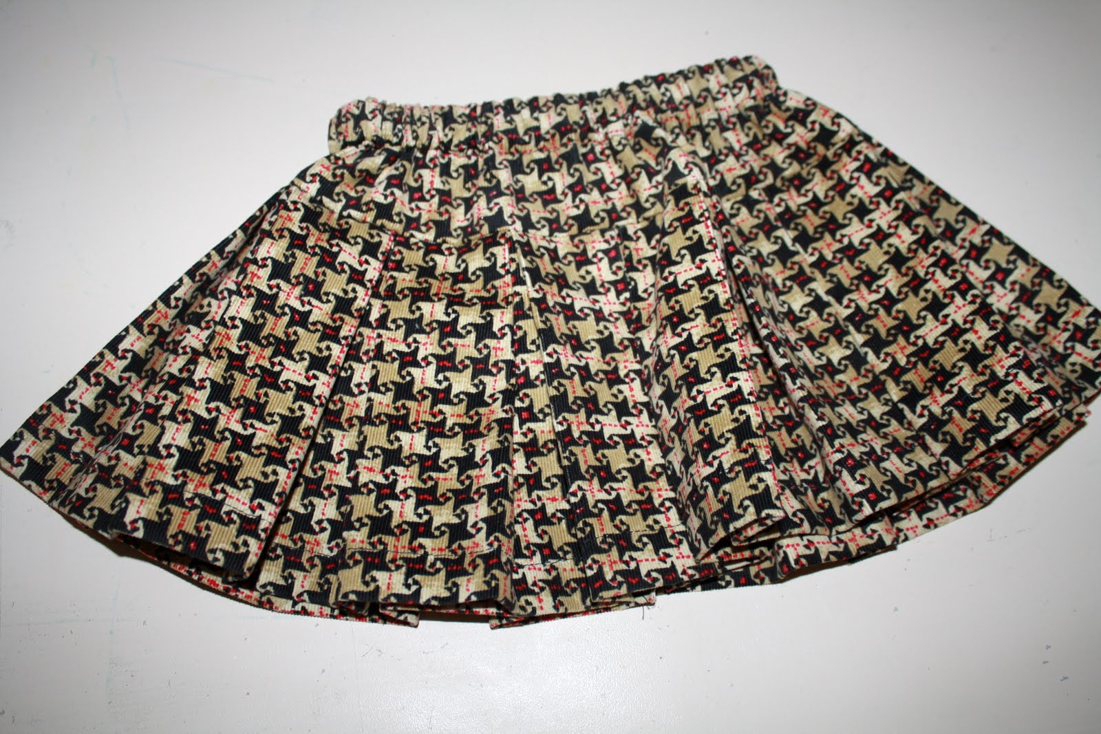 Sweet Pea and Pumkins: Pleated skirt