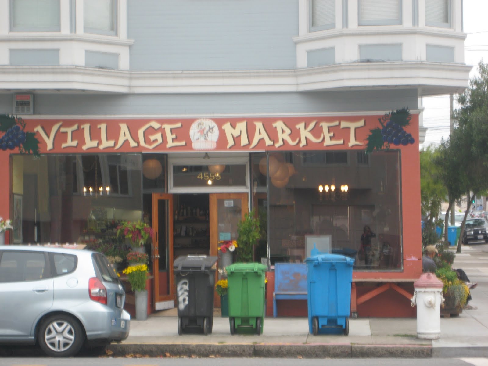 Vic's Market: Village Market
