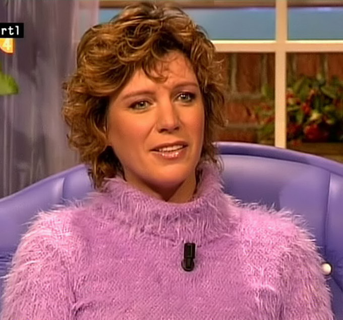 Myrna Goossen Myrna Goossen heeft spijt dat ze uit de kleren