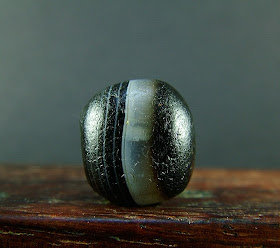 \u00f8 15 mm Ancient Indo-Tibetan suleimani  bhaisajyaguru  banded agate stone bead Asia